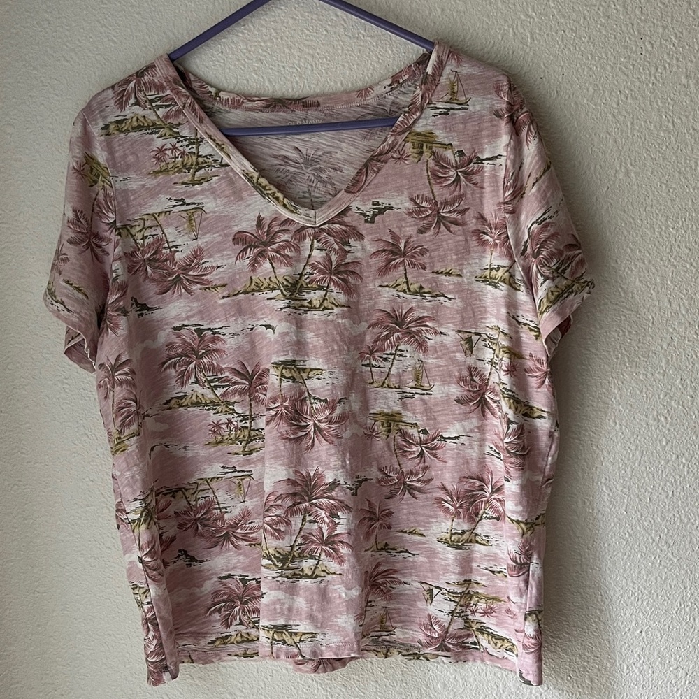 Old Navy Pink Palm-Print V-Neck Short Sleeve Top